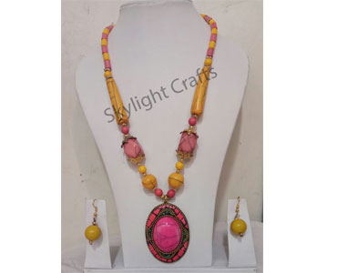 orange_necklace